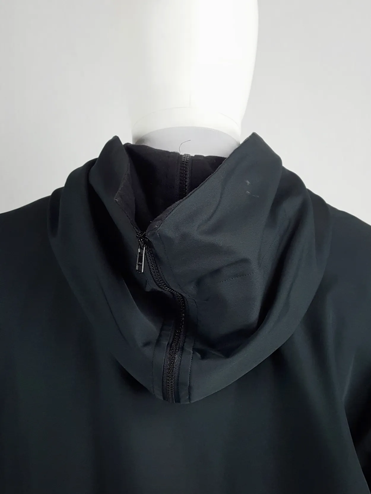 Issey Miyake Windcoat black oversized parka with zipped hood — 1990s