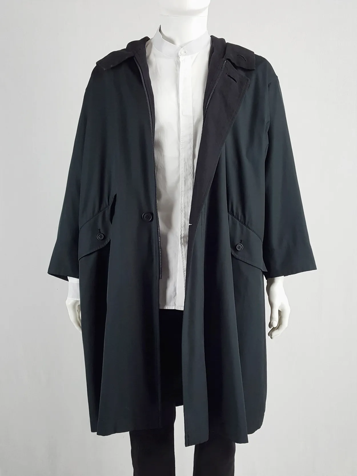 Issey Miyake Windcoat black oversized parka with zipped hood — 1990s