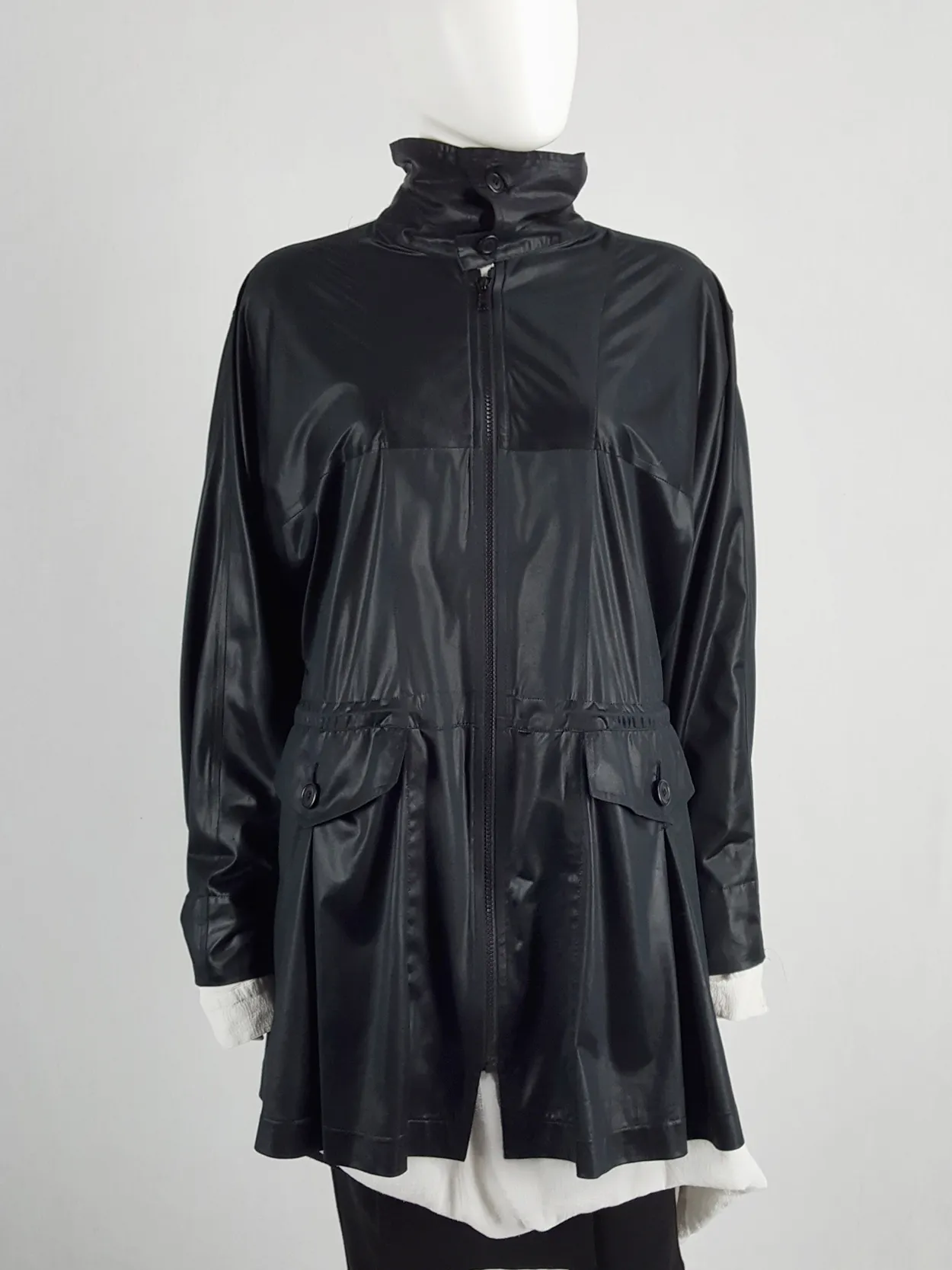 Issey Miyake Windcoat black short shiny parka — 1990s