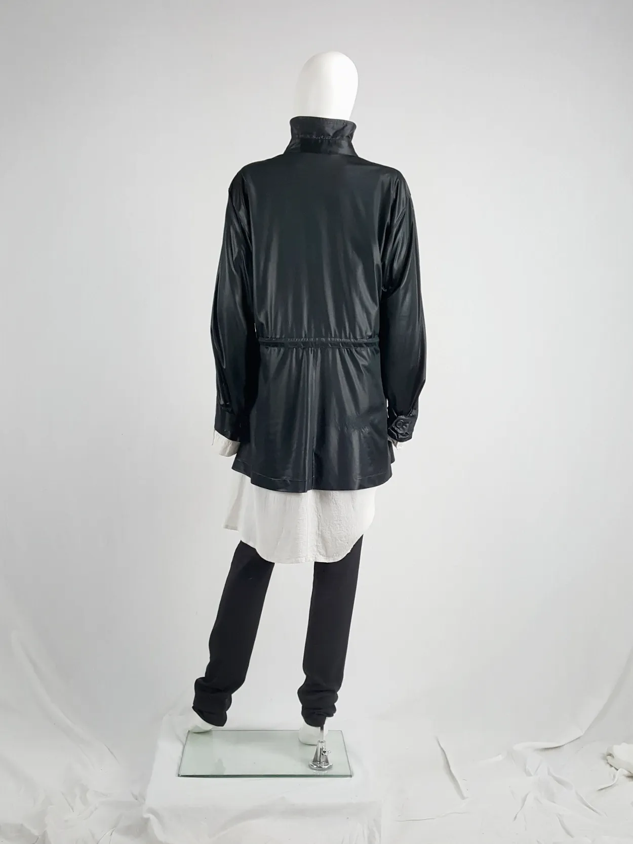 Issey Miyake Windcoat black short shiny parka — 1990s