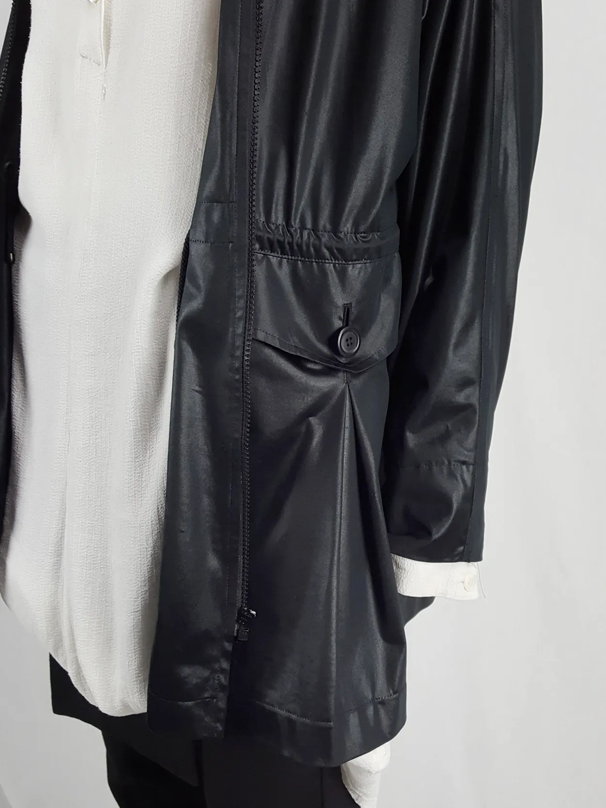 Issey Miyake Windcoat black short shiny parka — 1990s