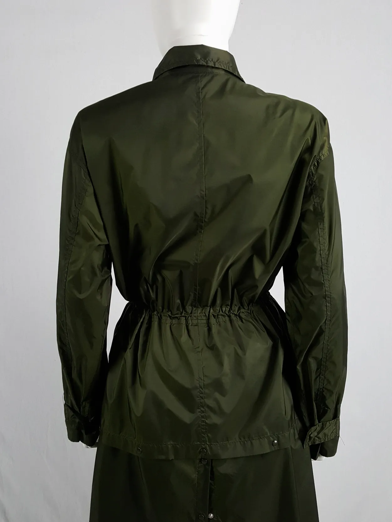 Issey Miyake Windcoat green oversized or dress-shaped parka — 1990s