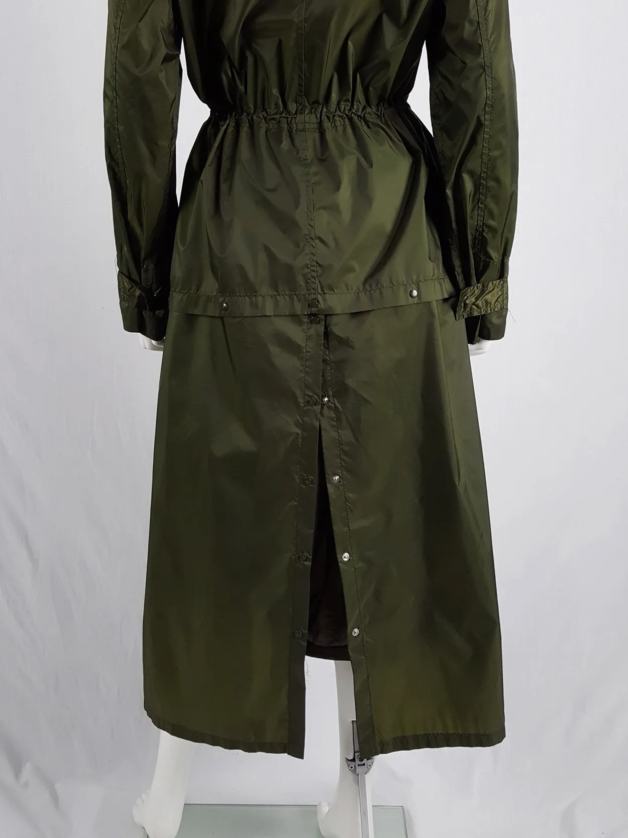 Issey Miyake Windcoat green oversized or dress-shaped parka — 1990s