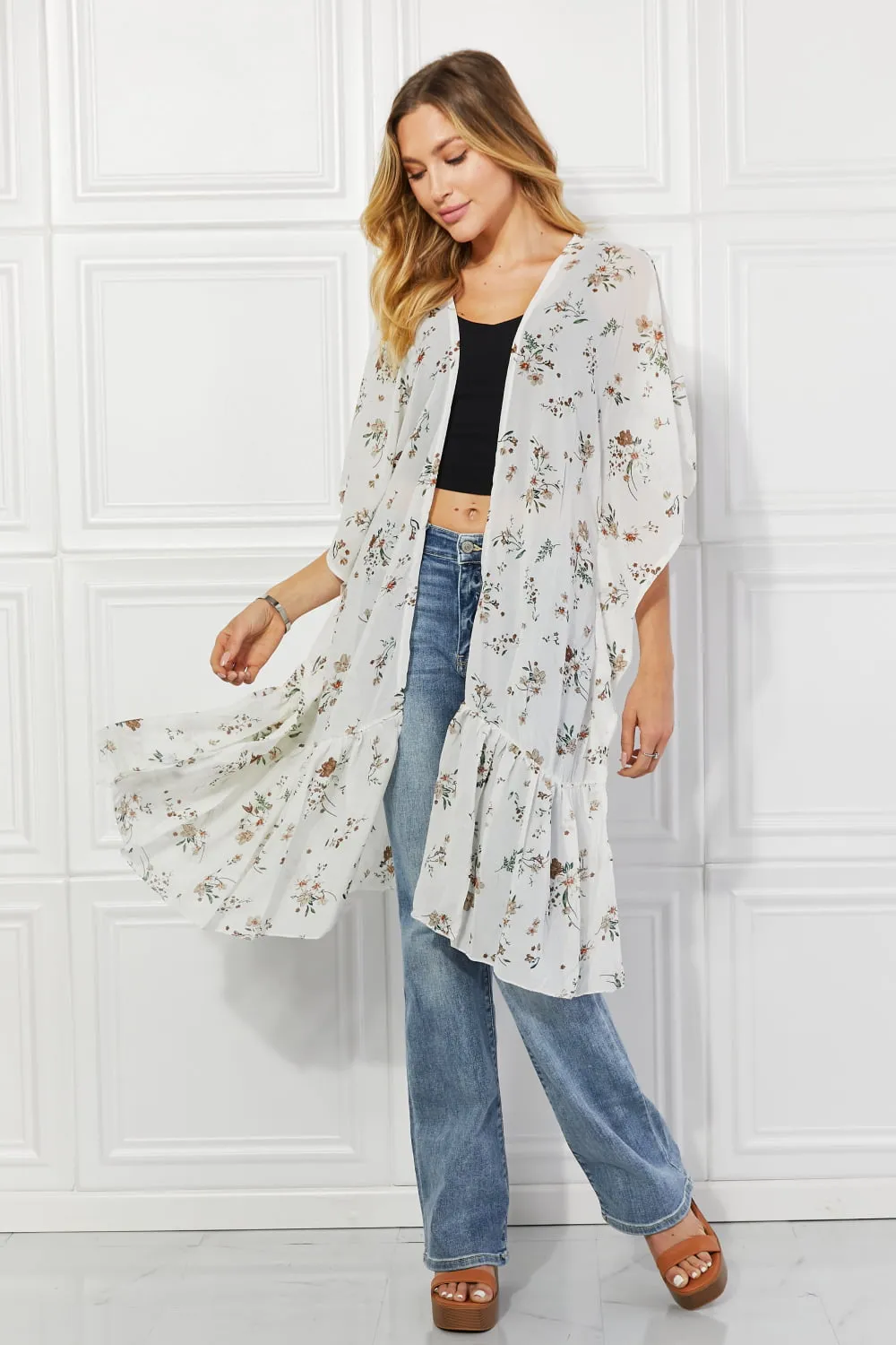 Meadow of Daisies Floral Kimono