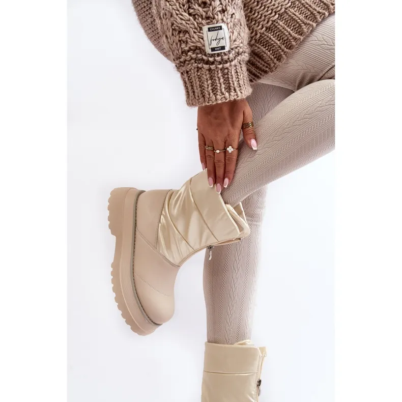 Women's Snow Boots On A Thick Sole With A Zipper GOE MM2N4079 Beige